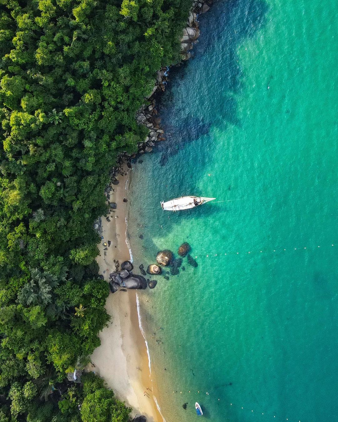 Escuna Paraty FAMILIAR (R$ p/ate 30passageiros)