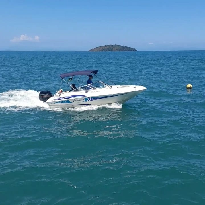 LANCHA PRIVATIVA PARATY Churrasqueira 