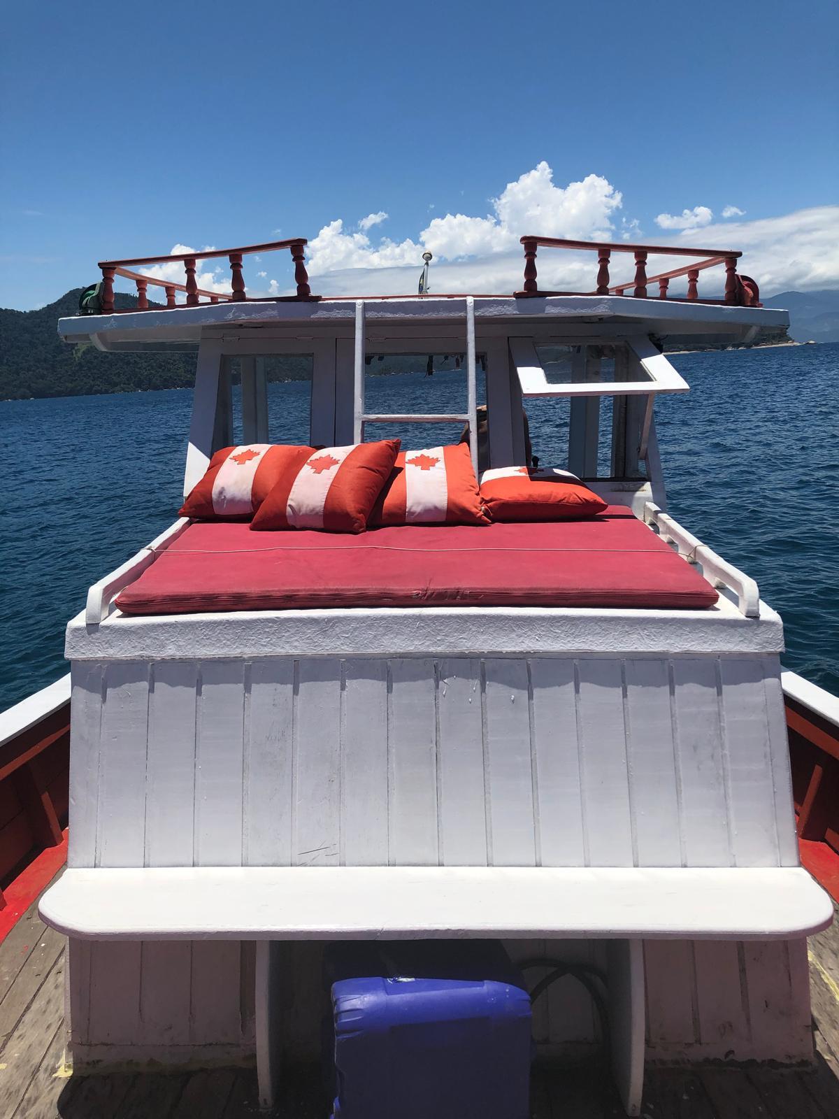 BARCO PRIVATIVO PARATY Churrasqueira & Toilet Abordo
