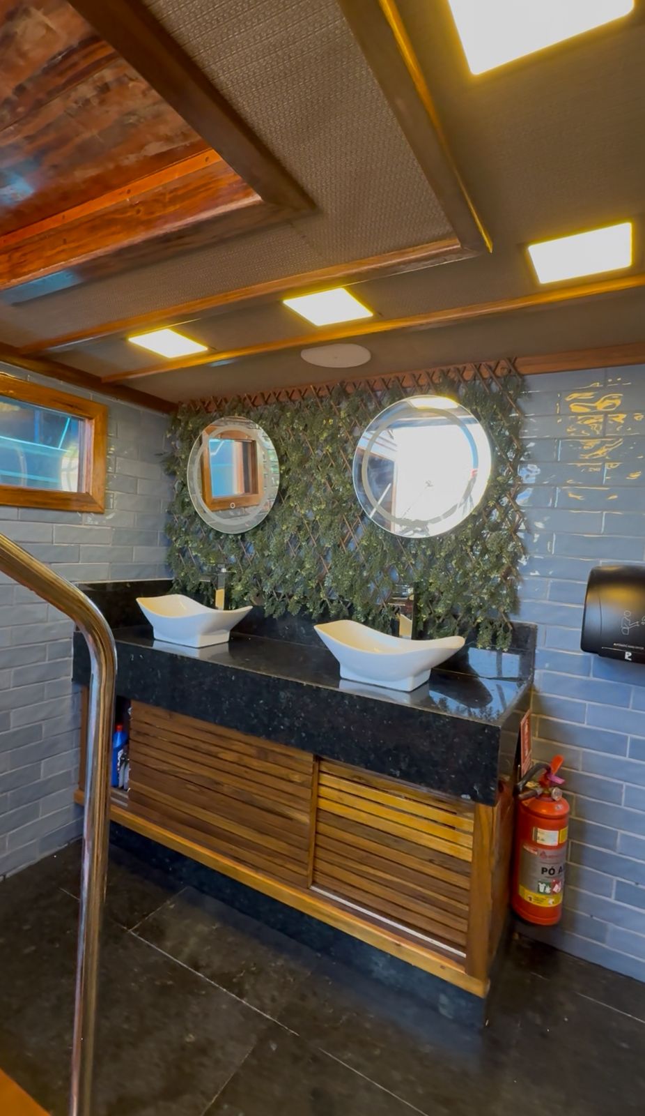 ESCUNA NOVA PARATY- Alto Padrão Roteiro Completo Jacuzzi Ar Condicionado Toboágua