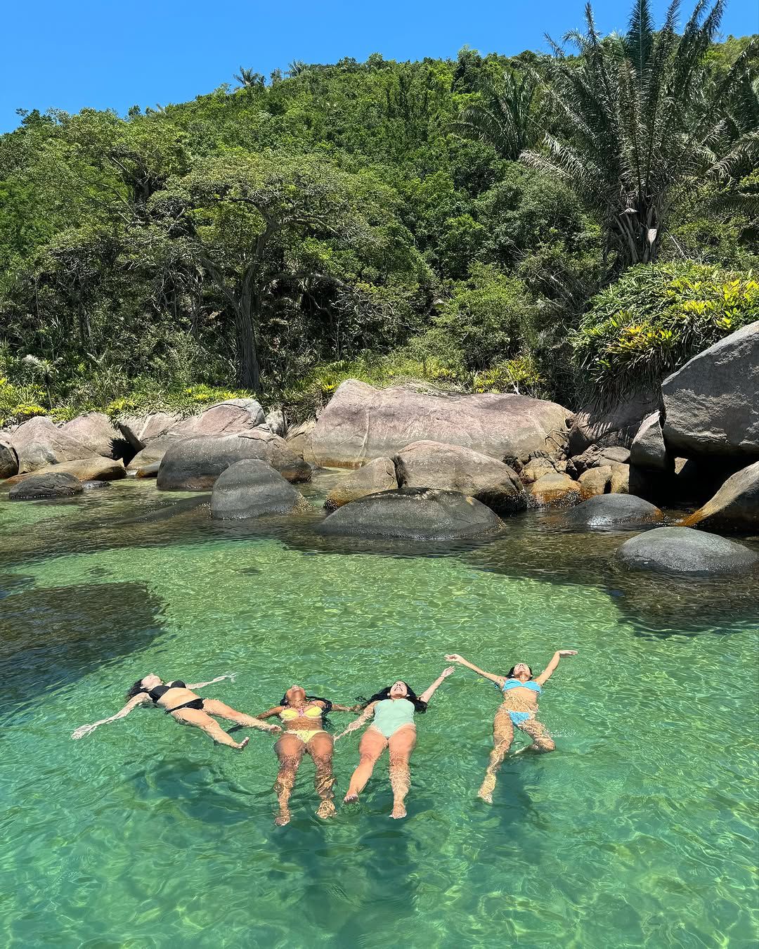ESCUNA NOVA PARATY- Alto Padrão Roteiro Completo Jacuzzi Ar Condicionado Toboágua