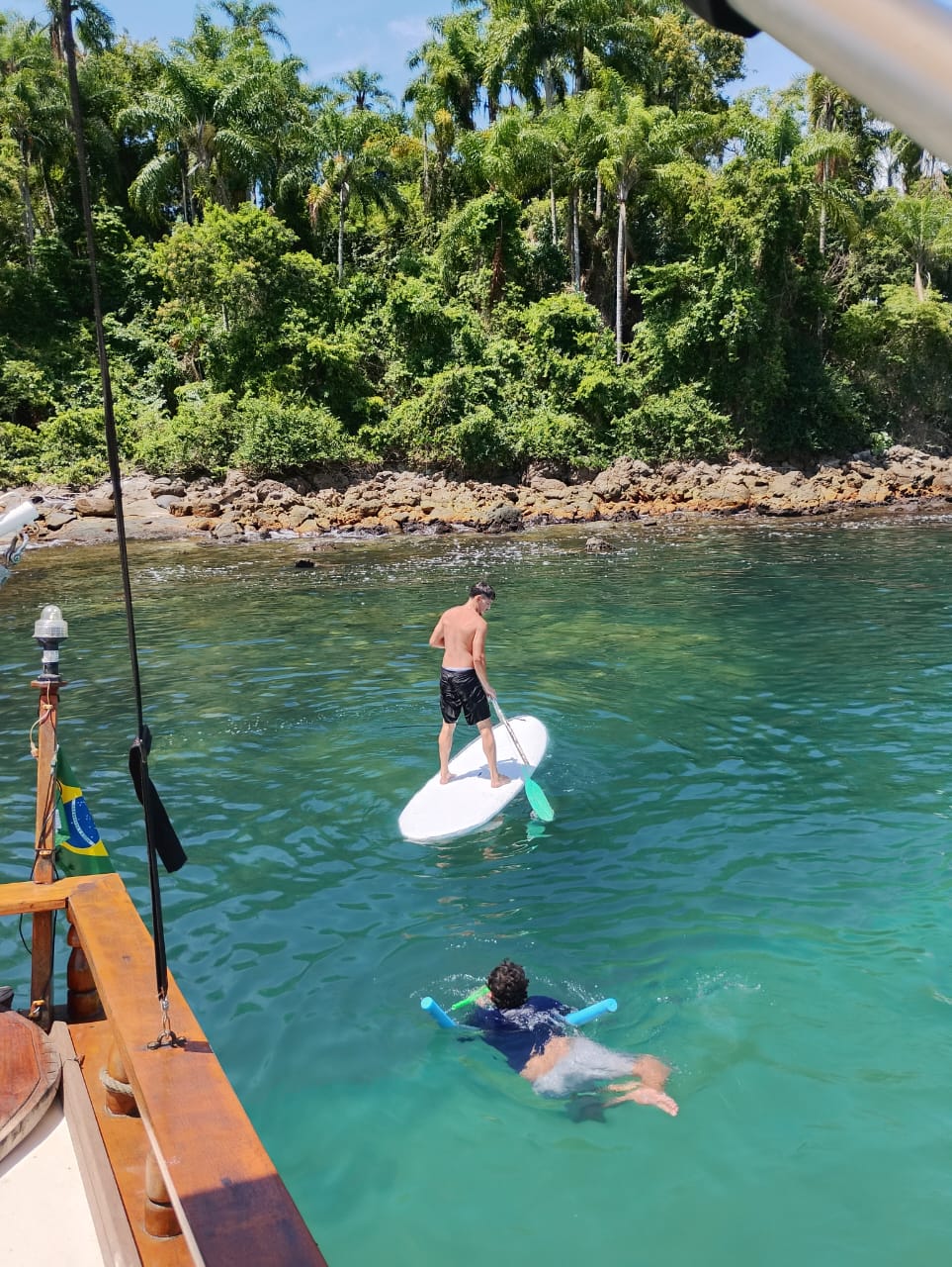 BARCO PRIVATIVO PARATY Churrasqueira & Toilet Abordo