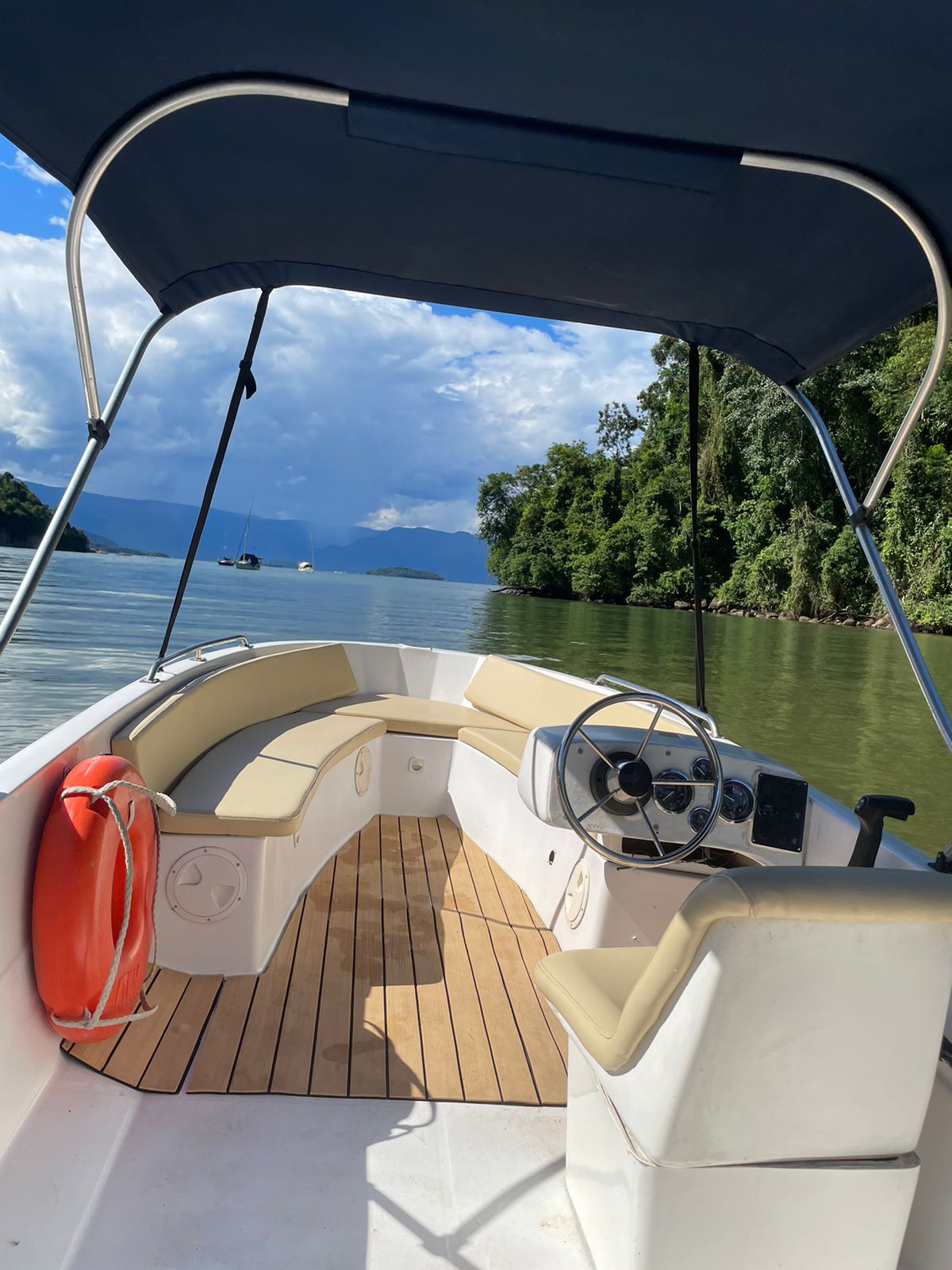 LANCHA PRIVATIVA PARATY Snorkel & Cooler Abordo