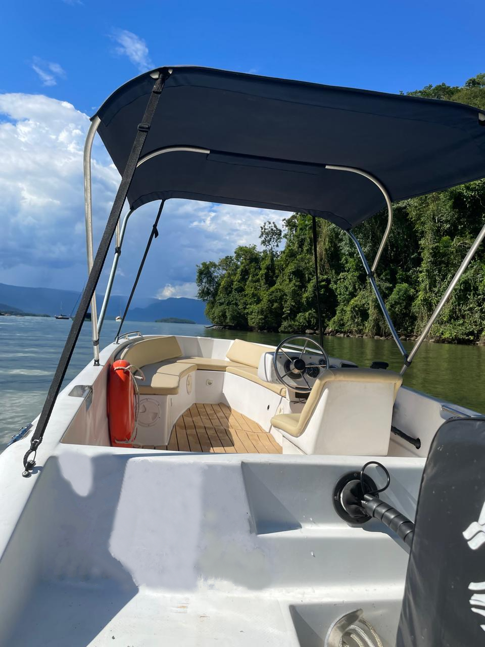 LANCHA PRIVATIVA PARATY Snorkel & Cooler Abordo