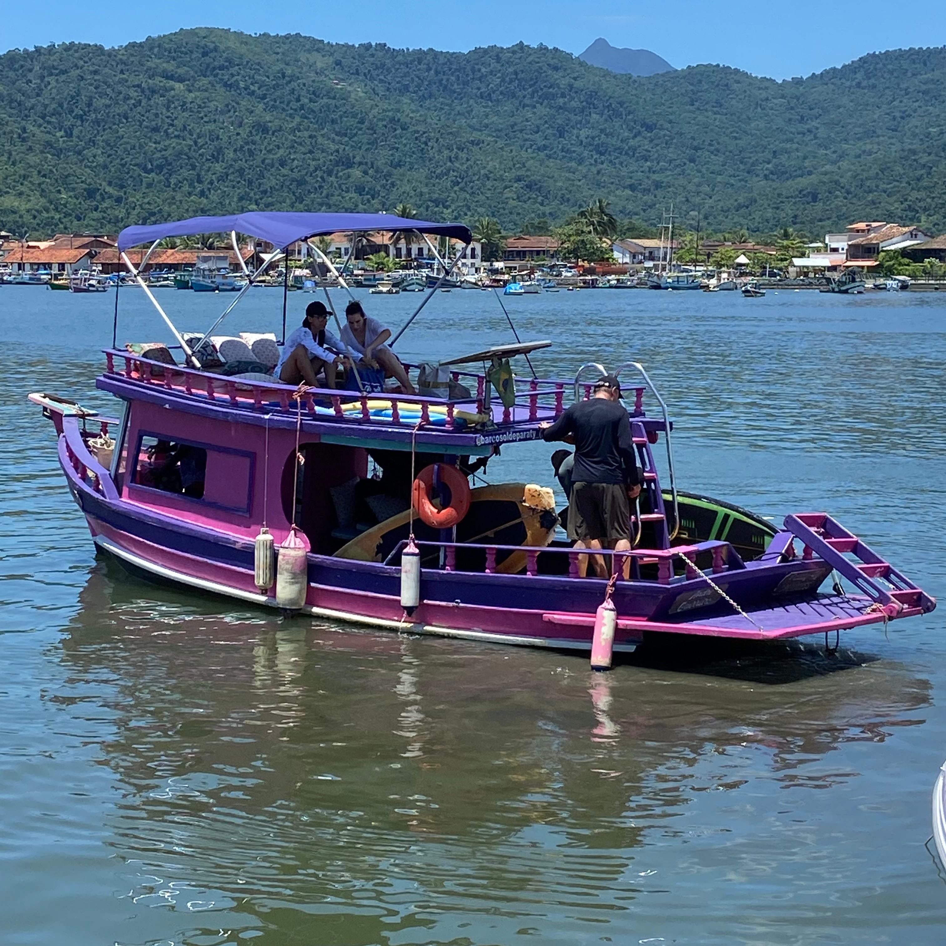 BARCO PRIVATIVO PARATY Churrasqueira & Cooler Abordo