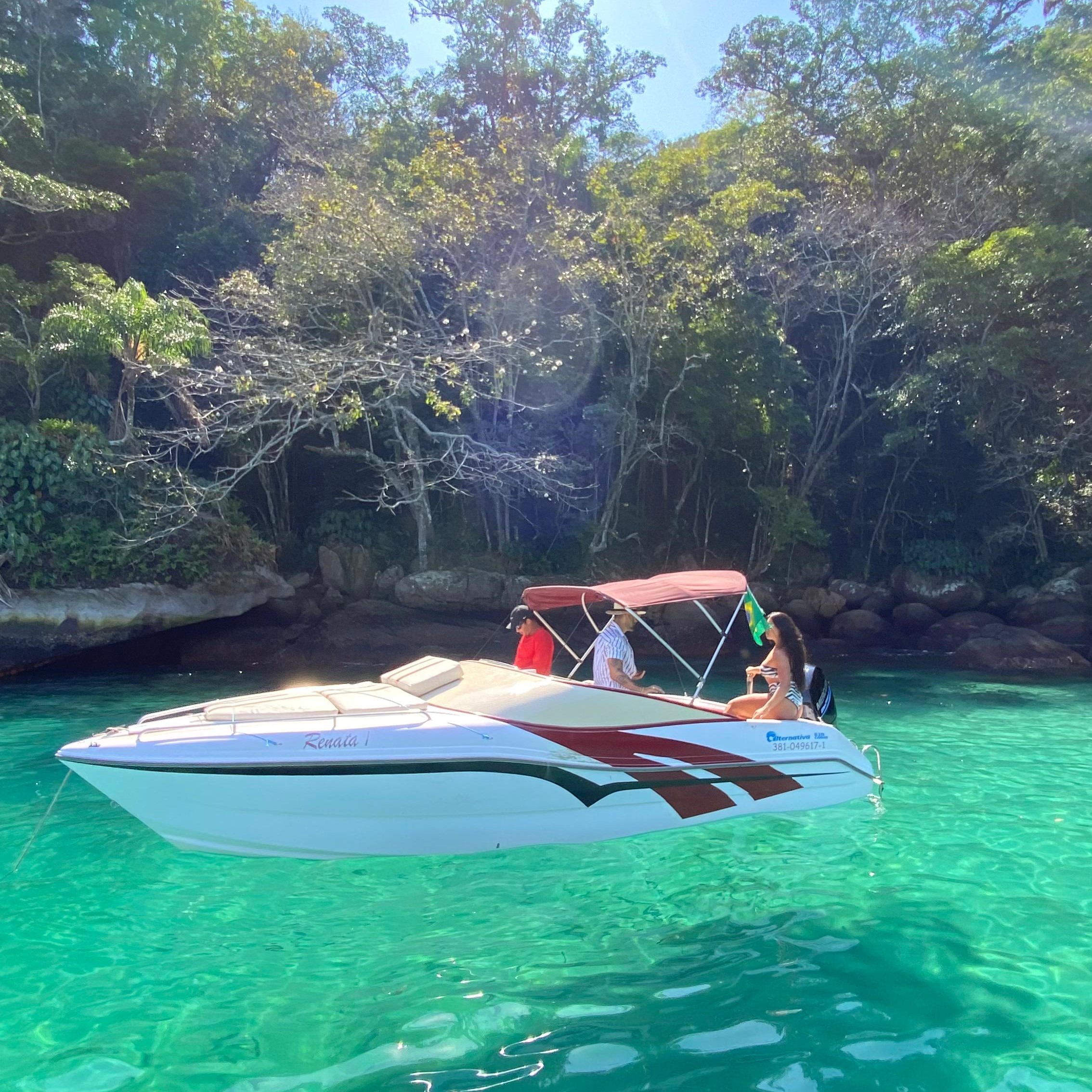 Lancha Paraty PRIVATIVA cabinado (R$ P/ate 3 passageiros) 